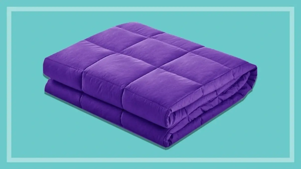 Discover the Yescool Cooling Weighted Blanket on Amazon, currently 50% off. This top-rated blanket provides comfort and cooling for better sleep, Perfect for anxious people.