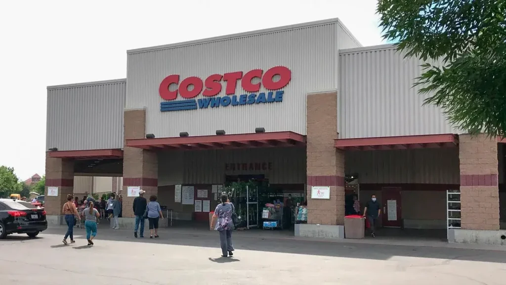 Costco Hours Fresno: Find the best time to visit Costco Fresno, CA with hours of operation, busiest times, and more.
