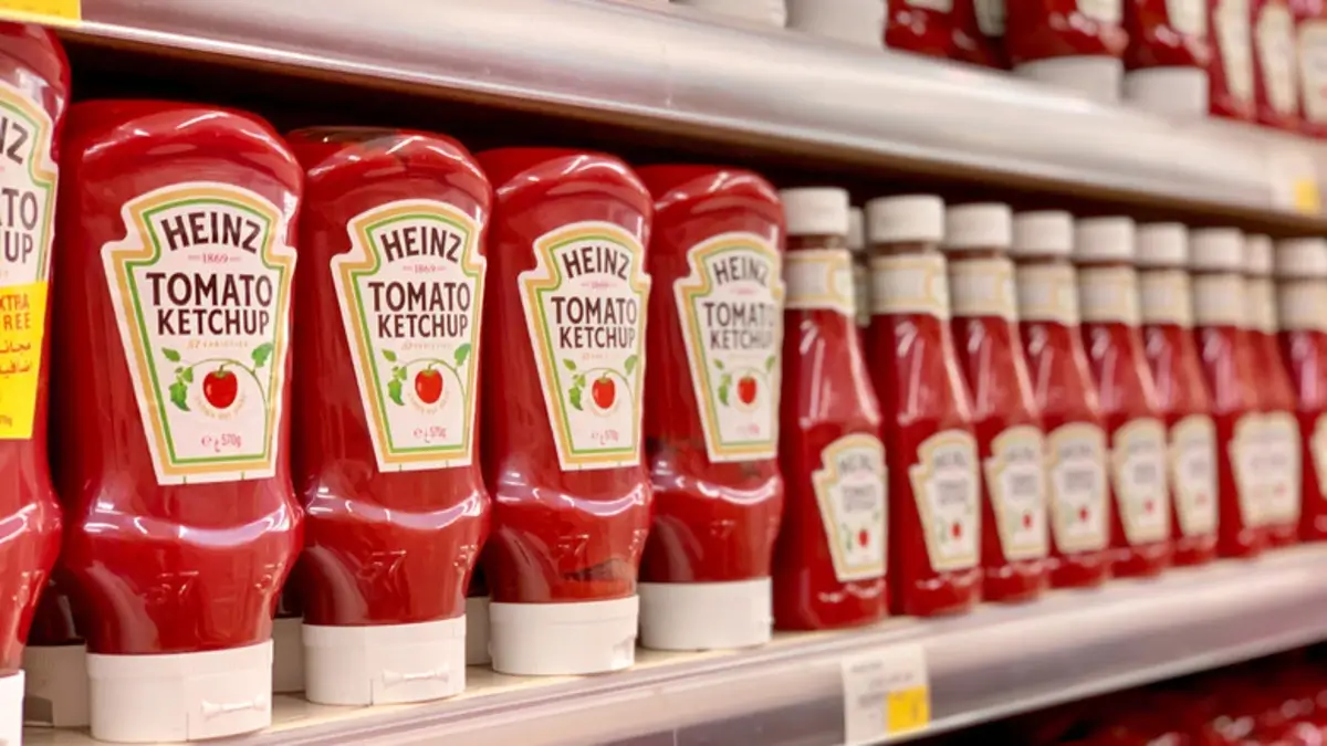 "Kraft Heinz taps Carlos Abrams-Rivera as CEO, succeeding Patricio, aims to tackle competition and boost sales amid price increases."