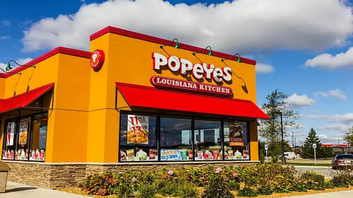 Popeyes workers sued for violent attack on customer correcting order in Atlanta. Seeking justice for the victim's injuries.